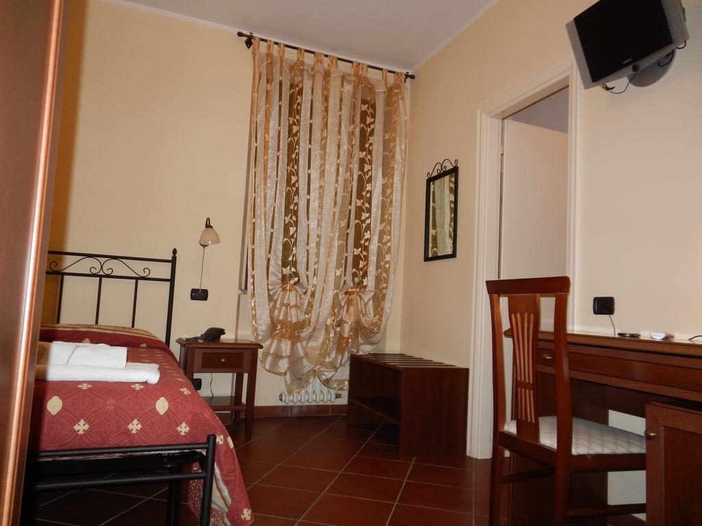 Risthotel Pizzeria Italia Godiasco Quarto foto