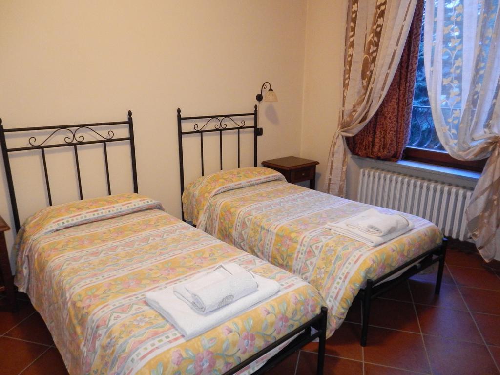 Risthotel Pizzeria Italia Godiasco Quarto foto